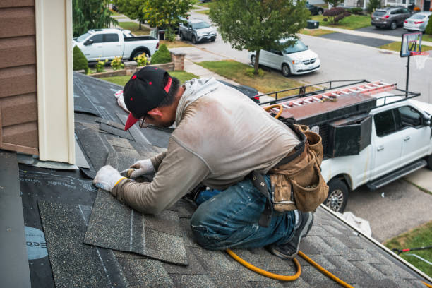 Professional Roofing technician working in Kittery Point, ME